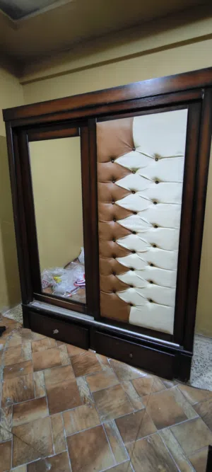 خزانة و تخت للبيع