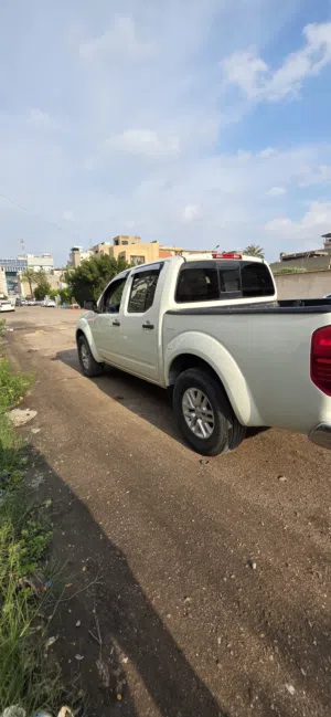 نيسان فرونتير ابيض امريكي بدون لو كير