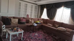 بحالة ممتازة كنبات جلسة