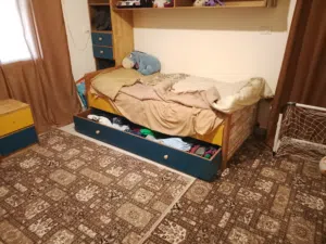 غرفة نوم شبابية للبيع