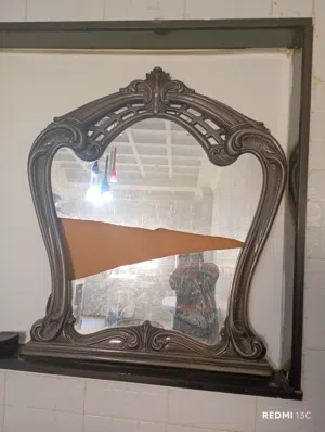 اطار مرايا بحاله ممتازه جدا