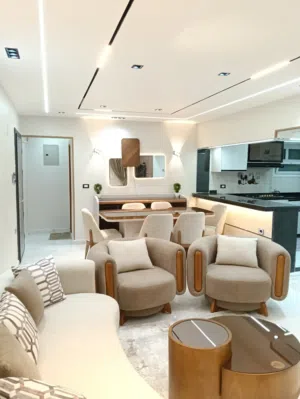 مدينة نصر تانى سكن بعمارات رامو أمام سيتى ستارز شقه 3 غرف ورسبشن كبير و 2 حمام ومطبخ تشطيب وفرش