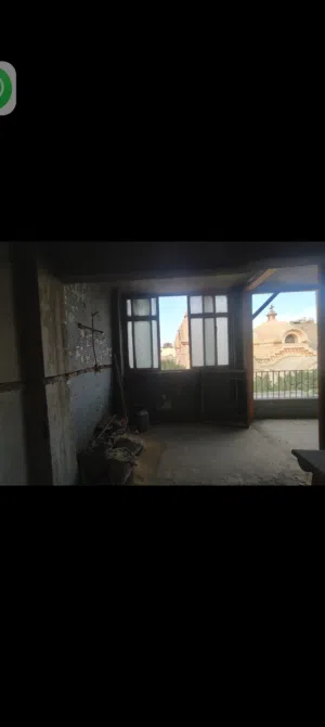 شقه في دور الرابع