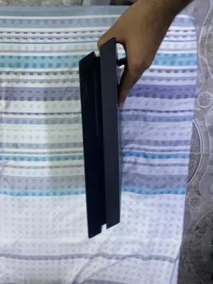 للبيع PS4 نظيف جدًا