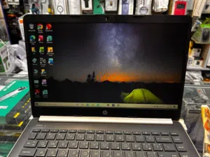 Hp Laptop Core i5-8th gen + 8 GB RAM