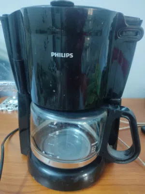 ماكينة قهوة  philips  استعمال بحالة الجديد لون اسود  بدون اي عيوب  الماكينة شغالة كويس جدا