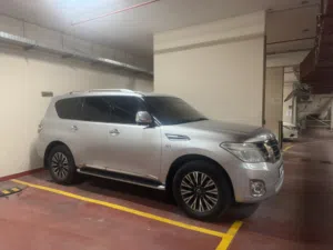 Nissan patrol 2016 platinum silver color نيسان باترول بلاتينيوم