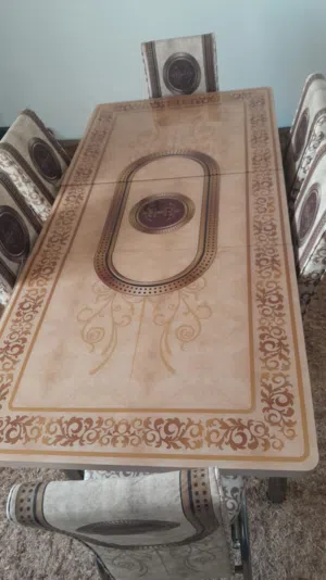 طاولة سفره بحال الوكاله للبيع