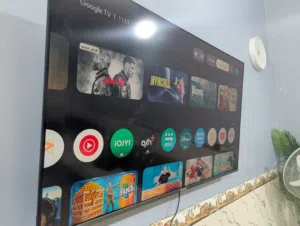الموديل: TP-QGU50A-120. نوع الجهاز: شاشة ذكية (Smart TV) بتقنية QLED. قياس الشاشة: 50 بوصة. دقة ا