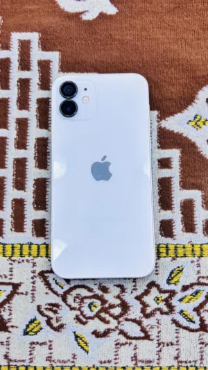 iPhone 12 white