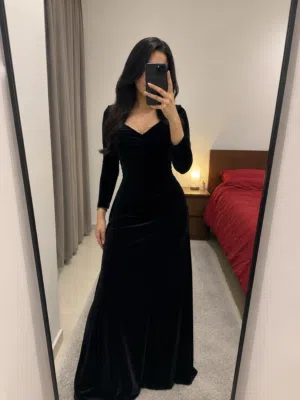 فستان اسود كاجول