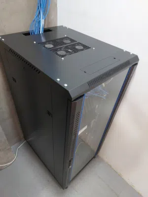 خزانة سيرفرات Server Rack