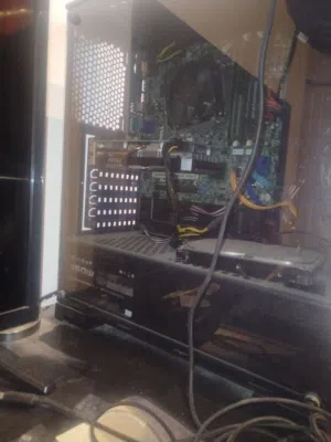 كرت شاشة GTX 1650 SUBER يشتغل بس مينطي صورة ابيع فحم وبي مجال