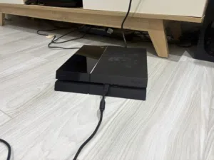 للبيع بلاستيشن 4