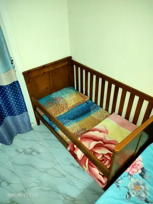 للبيع سرير اطفال ممتاز kids bed (cot)
