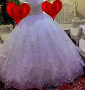 فستان زفاف مع طرحه وشاحط وبرنص