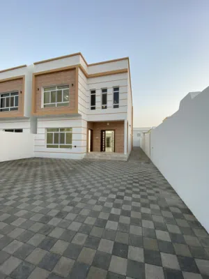 فيلا جديده للإيجار في المعبيلة الثامنة
