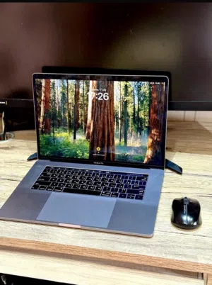 Mac book bro core i9