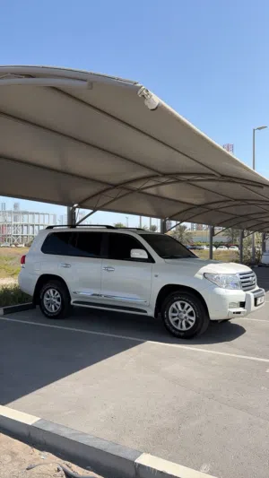 Used Toyota Land Cruiser in Sharjah