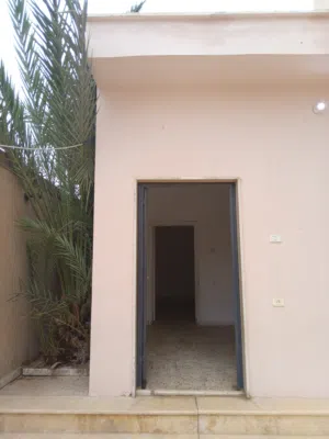 أستيديو للإيجار في عين زارة النصب التذكاري ب900