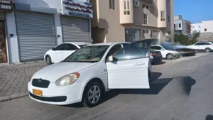 Hyundai accent 2010