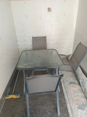 طاولة +3كراسي