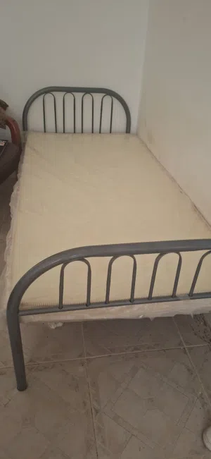 سرير فردي للبيع