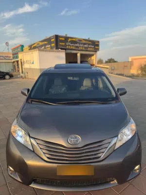 Used Toyota Sienna in Al Batinah
