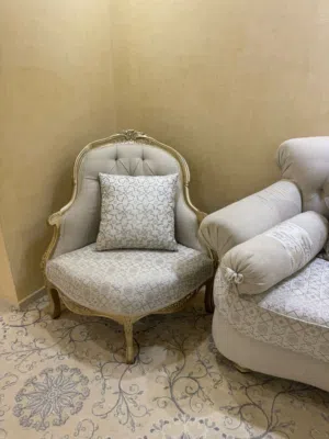 للبيع طقم كنب