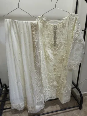 Cream White 3 piece pakistani suit medium size