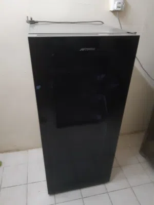 ثلاجة للبيع