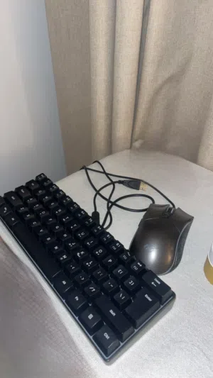 ماوس كيبورد شركة معروفه سعر صفقه (الوصف مهمم)