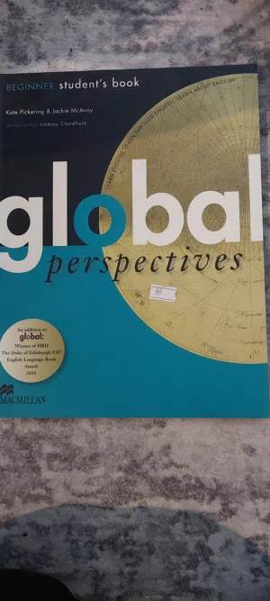 30 كتاب انجلش جديدة وبعضها معه cd الكتاب سعره من 20 إلى 30 ريال