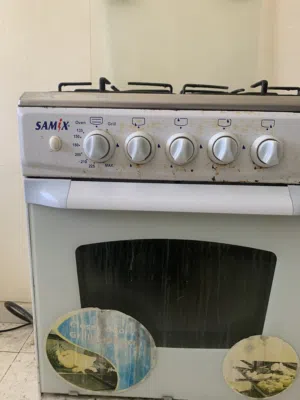 غاز 4 عيون مع فرن بحاله ممتازه