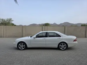 مرسيدس S500 موديل 2005 خليجي قرقاش كاملة المواصفات تم تبديل جميع القطع الاستهلاكيه وجاهزة للاستخدام