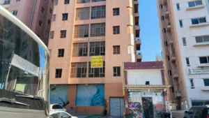 Apartments for rent in Hawally, Tunis Street, behind Al Ghanim. Suitable for families. Rent: 300 KD.