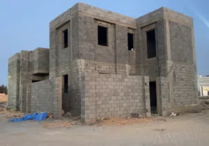 هيكل حديت البناء في عين زرة بالقرب من الدبلوماسي مول للبيع  وبجانبه قطعه ارض 170 متر لبيئه