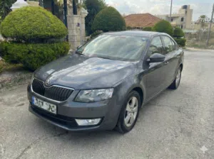 سكودا اوكتافيا صالون موديل 2.14 بنزين جير عادي