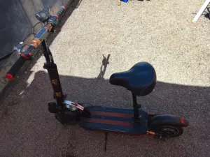 سكوتر كهربائي للبيع بقمة النظافة