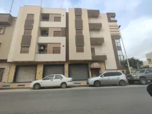 محل للايجار . صالة تجارية للايجار