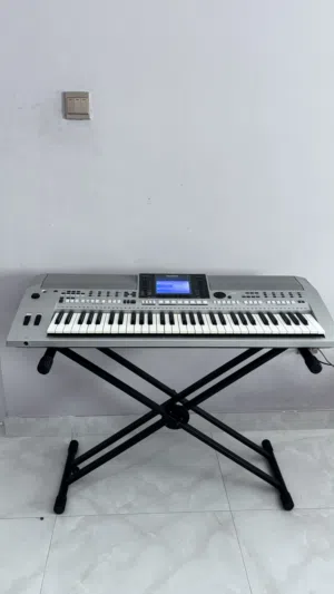 YAMAHA PSR S700