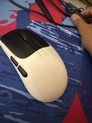 Mouse attack shark used but work like new for 9 bd ماوس اتاك شارك مستعل لاكن يشتغل نفس جديد بسعر 9دب