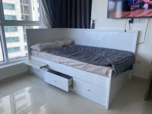 سرير حجم كوين مع دروج