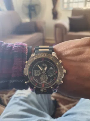 ساعتين للبيع ادفع بحق الله وشيل واتس اب أرقم مفصول