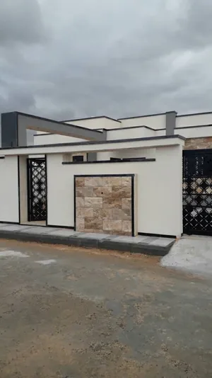 145 m2 3 Bedrooms Townhouse for Sale in Tripoli Tajura
