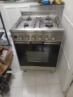 طباخة وفرن للبيع