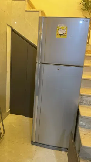 ثلاجة نظيفة شغالة 100 بالمية