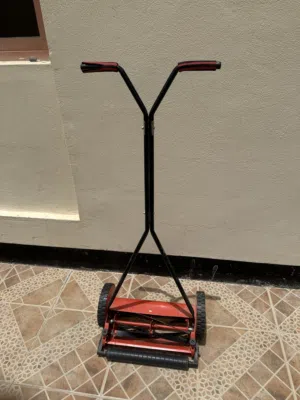manual reel lawn mower