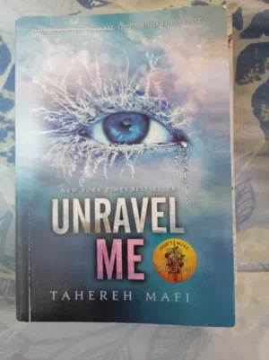 Shatter me series books