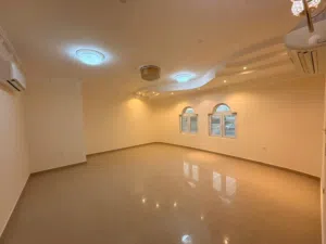 600 m2 4 Bedrooms Villa for Rent in Muscat Al Khoud